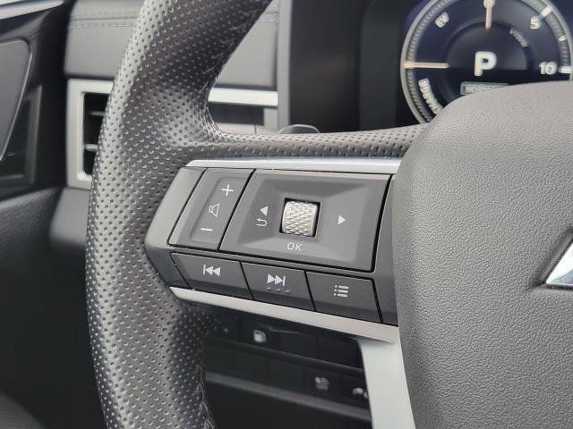 Used 2024 Mitsubishi Outlander 4WD Plug-In Hybrid image 13