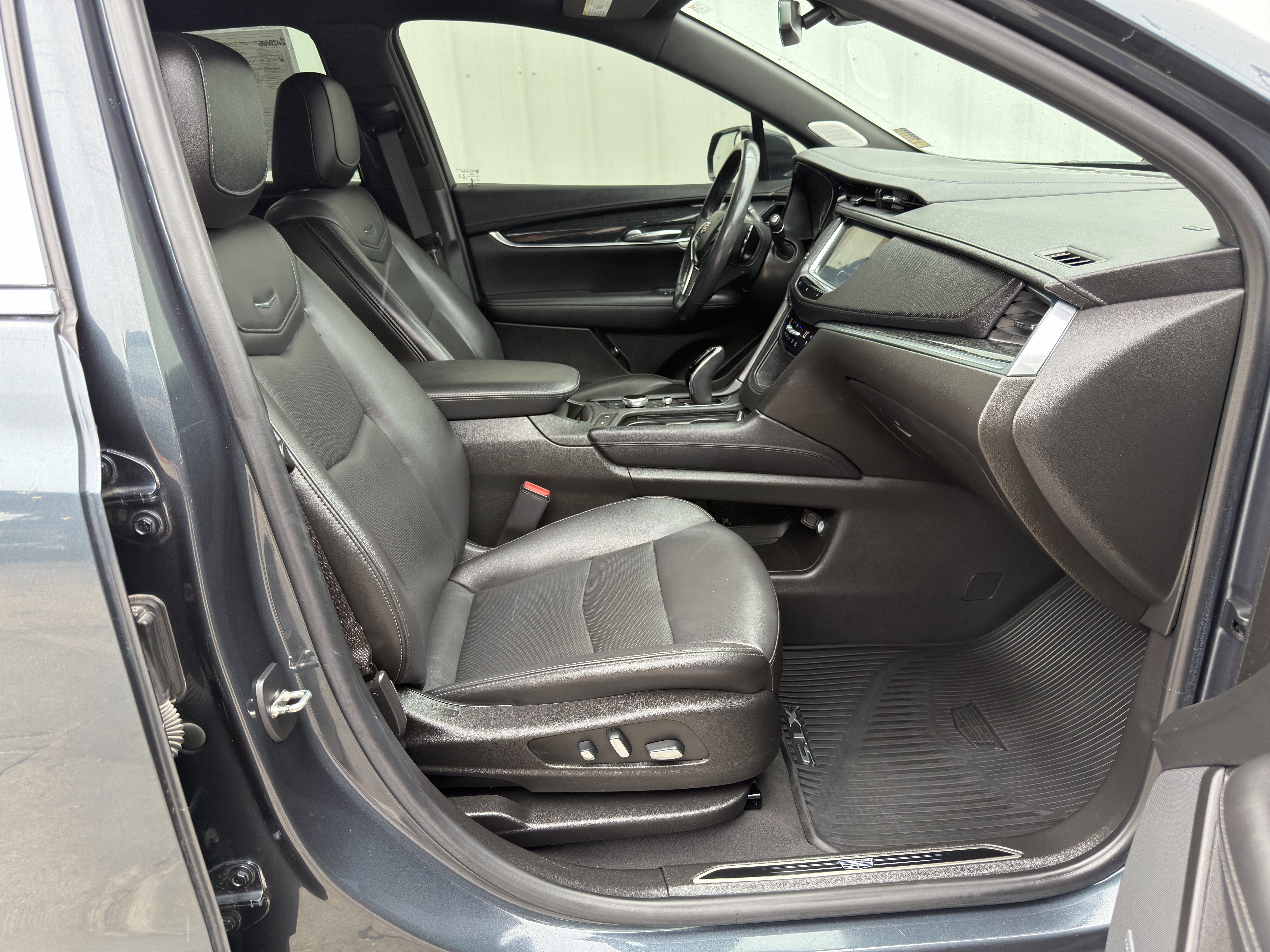 Certified 2021 Cadillac XT5 Premium Luxury AWD/4WD image 18