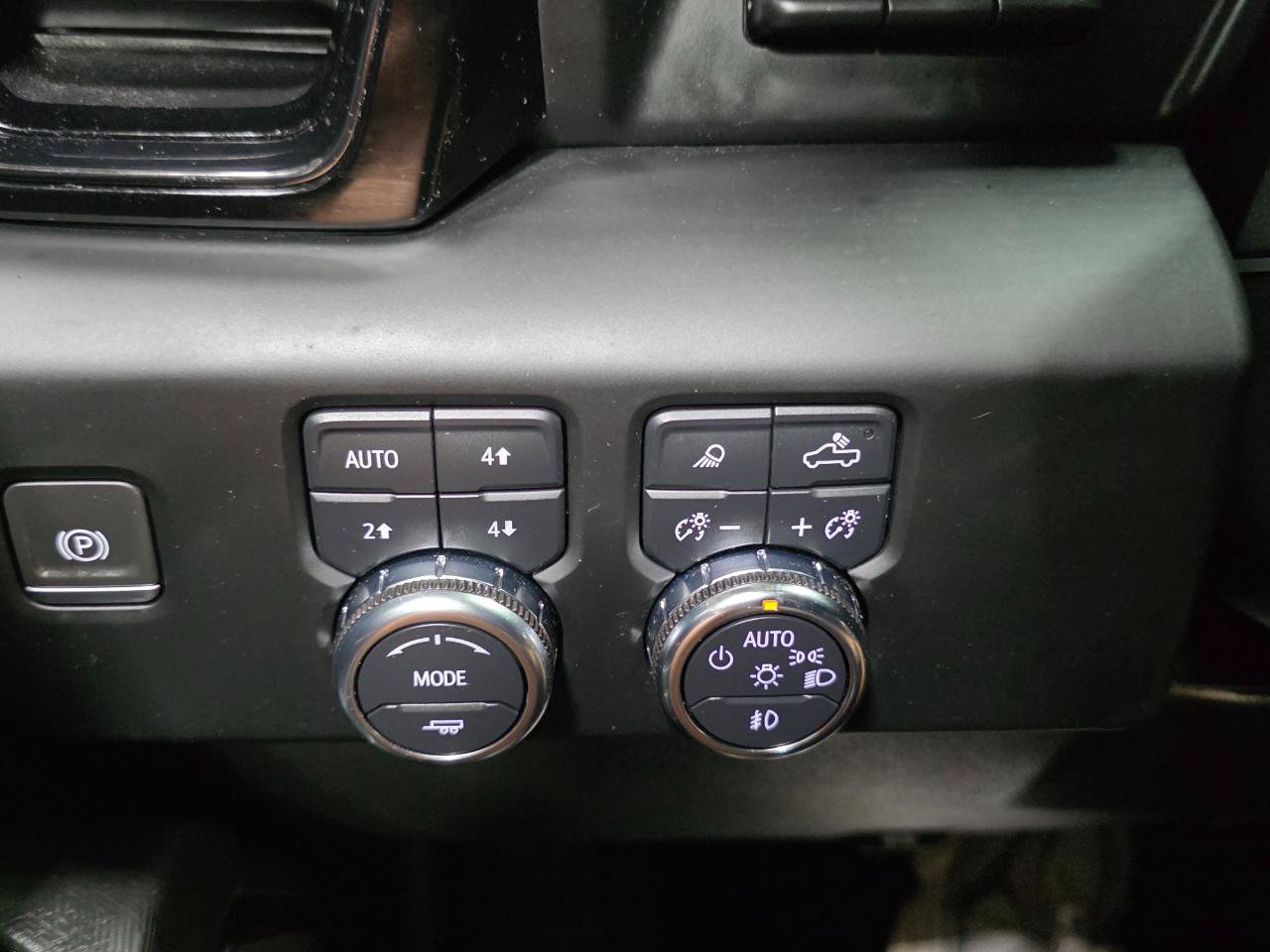 Used 2024 GMC Sierra 1500 AT4X AWD/4WD image 44
