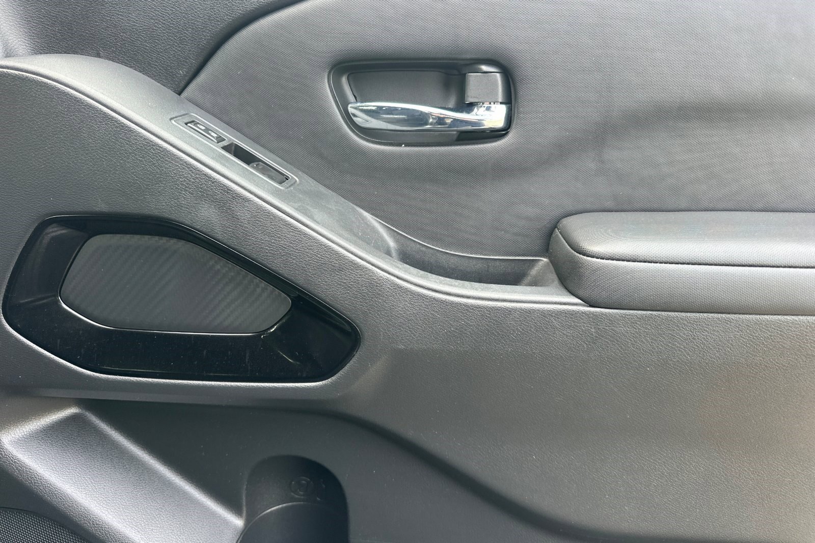 Used 2023 Nissan Frontier SV w/ Midnight Edition Package image 21