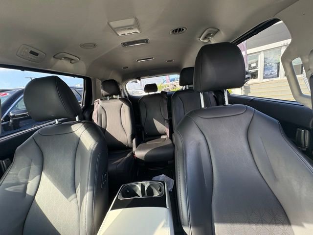 Certified 2024 Kia Carnival SX image 11