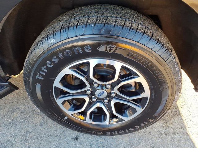 Used 2024 Ford Expedition XLT image 9