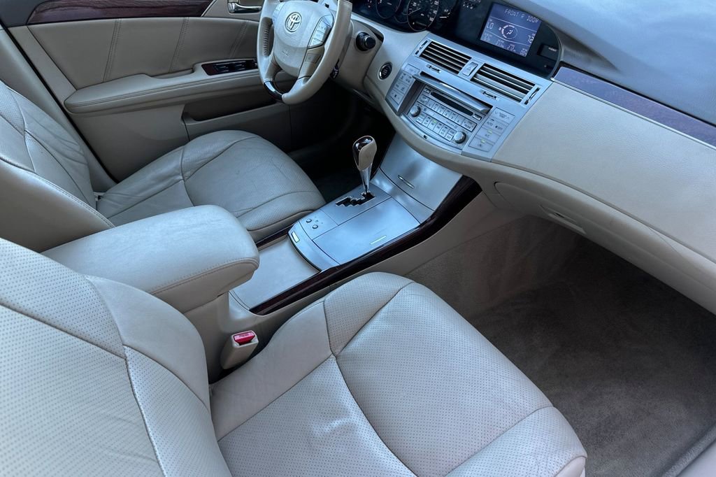 Used 2010 Toyota Avalon Limited FWD image 15