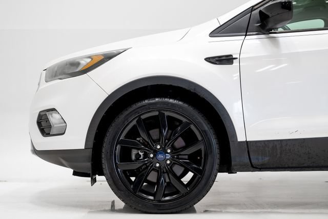 Used 2017 Ford Escape SE w/ SE Sport Appearance Package AWD/4WD image 28