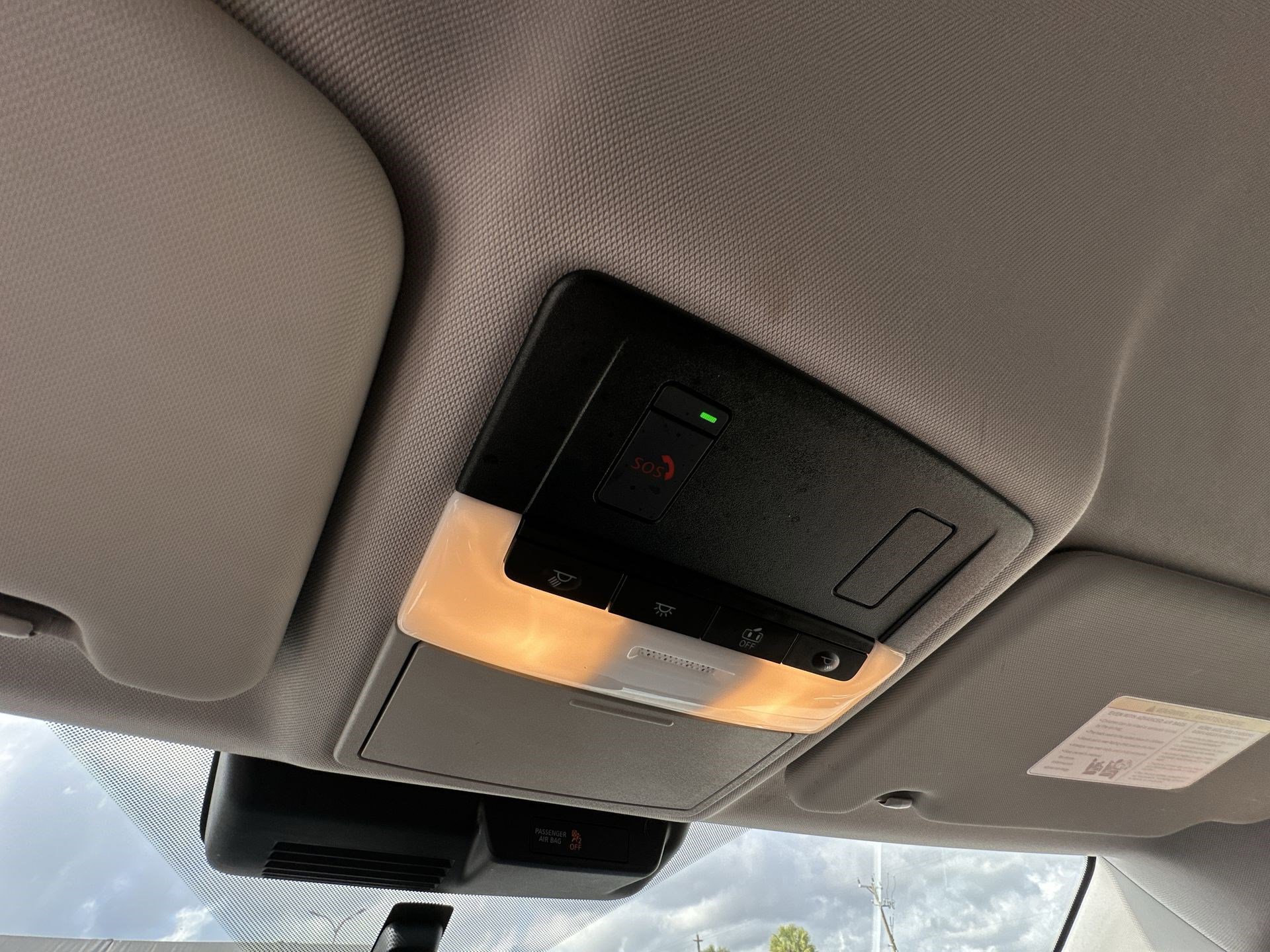 Used 2024 Mitsubishi Outlander SE Black Edition image 16