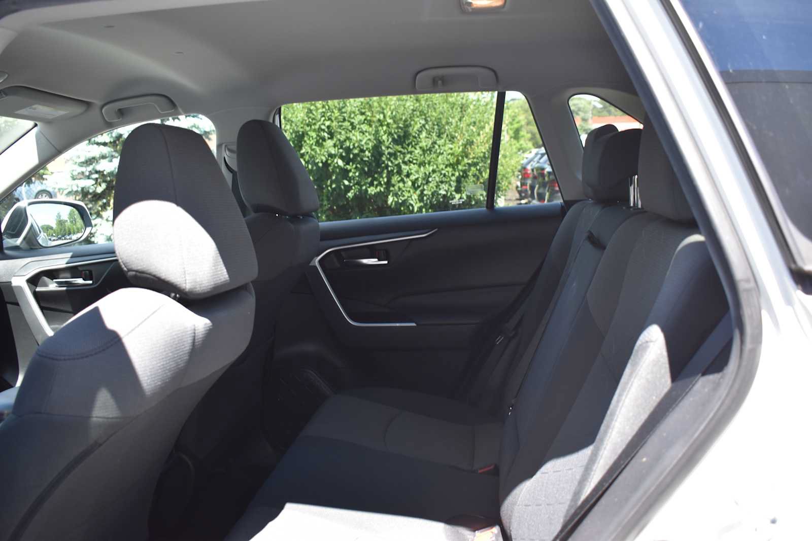 Used 2021 Toyota RAV4 XLE AWD/4WD image 16