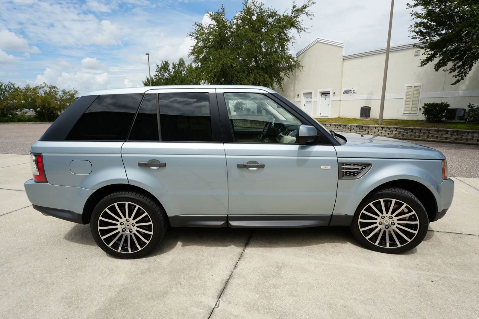 Used 2011 Land Rover Range Rover Sport Supercharged image 11