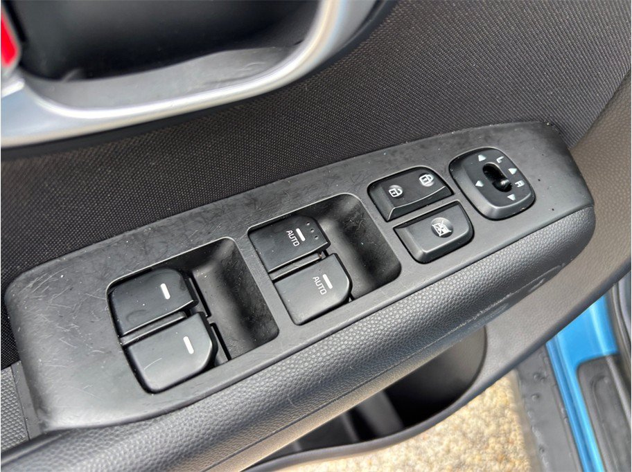 Used 2016 Kia Soul + w/ Designer's Package FWD image 14