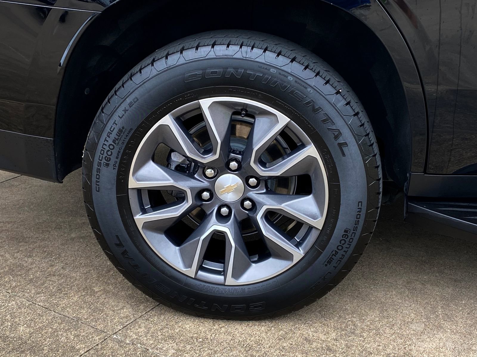 Used 2024 Chevrolet Tahoe LT w/ Luxury Package RWD image 8