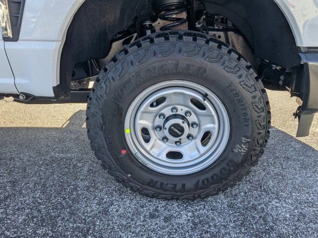 New 2026 Ford F250 XL w/ XL Off-Road Package AWD/4WD image 12