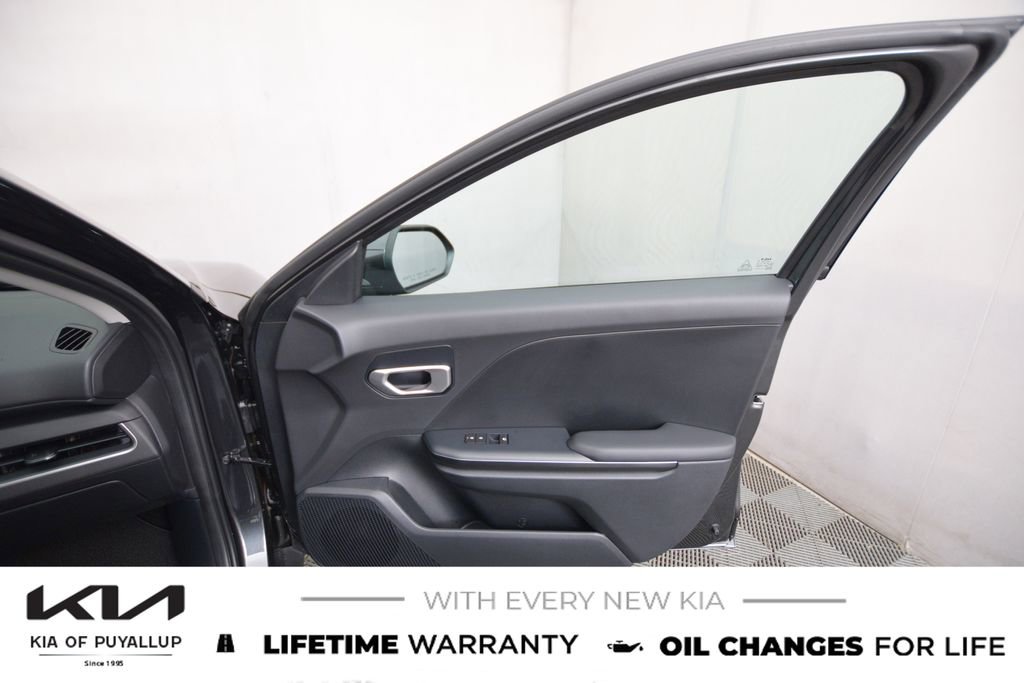 New 2026 Kia K4 LXS image 15