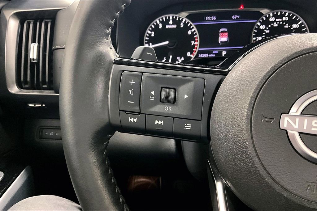 Used 2023 Nissan Pathfinder SL AWD/4WD image 22