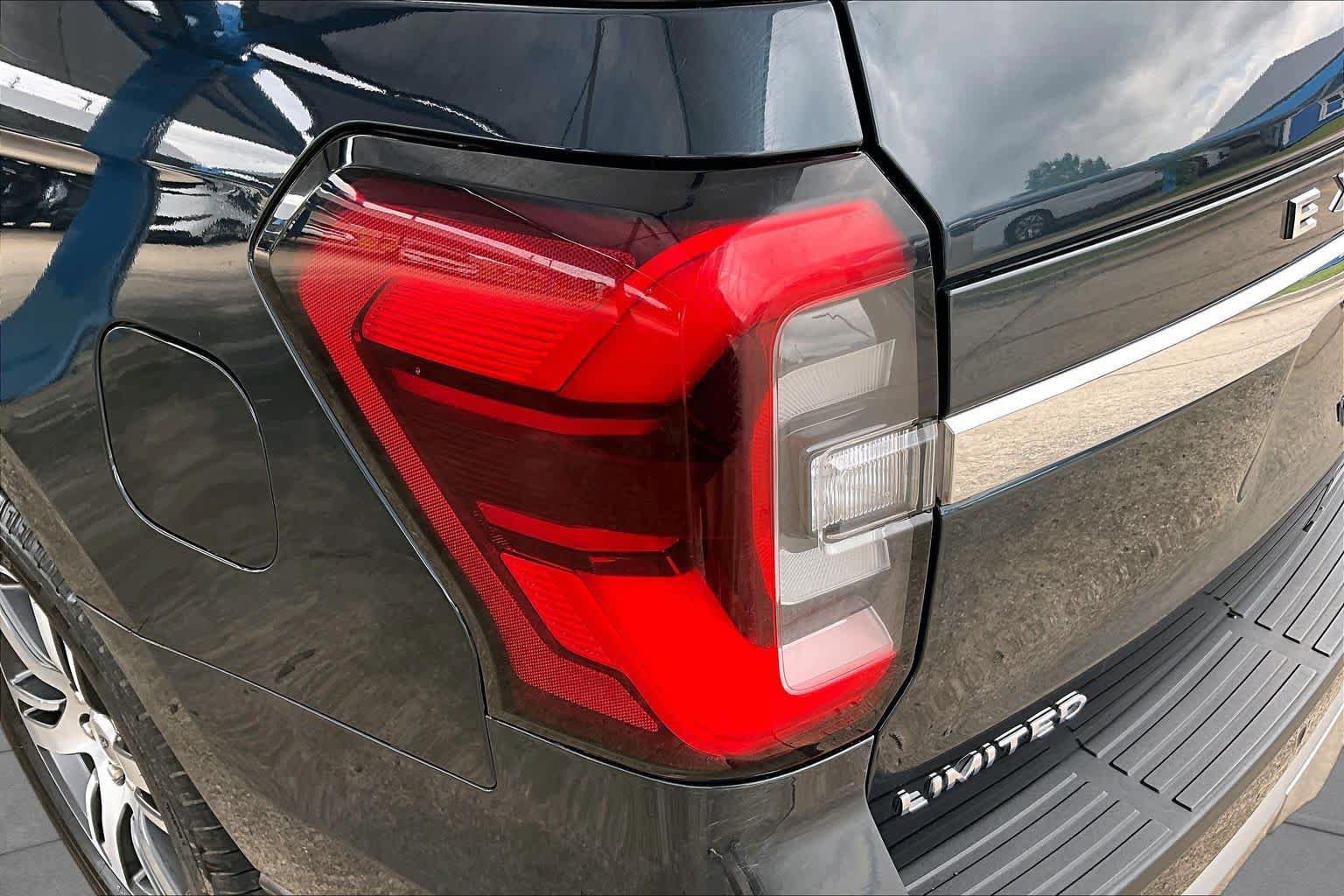 Used 2024 Ford Expedition Limited AWD/4WD image 29