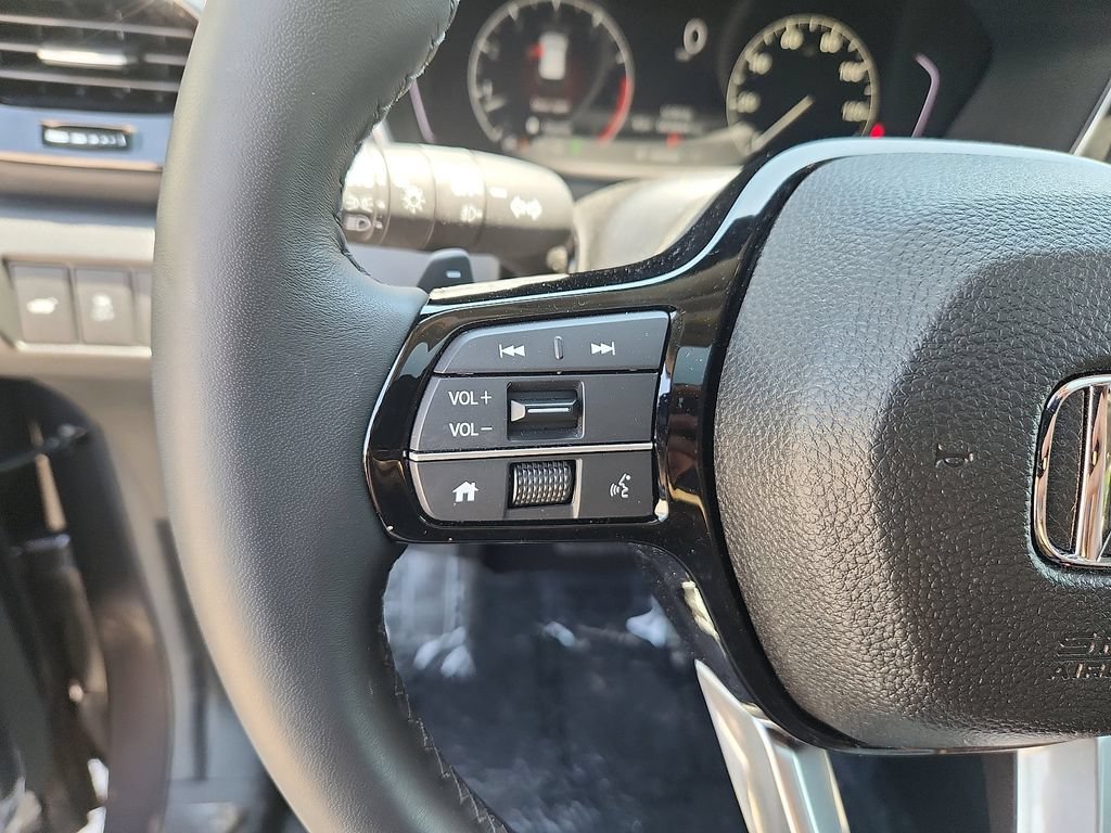 Certified 2025 Honda Pilot Touring image 18