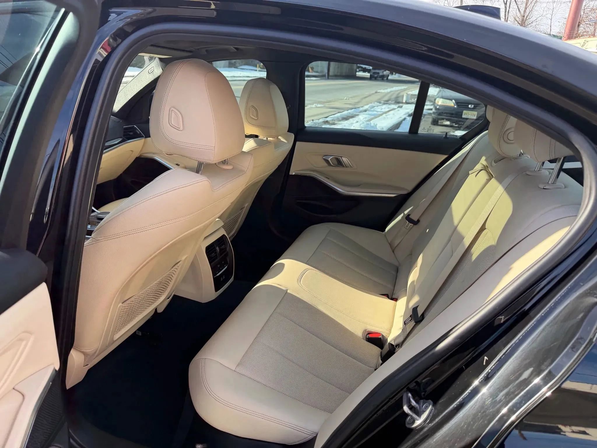 Used 2022 BMW 330i xDrive Sedan w/ Driving Assistance Package image 27