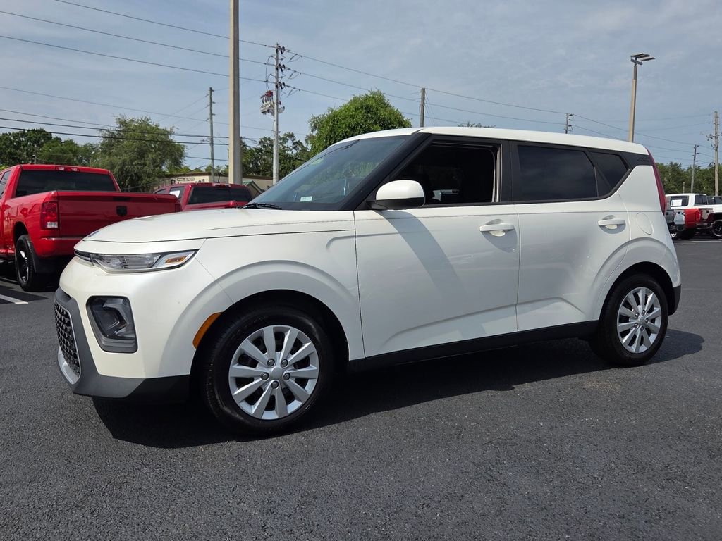 Used 2020 Kia Soul LX FWD image 3