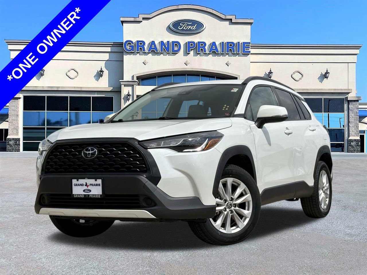 Used 2022 Toyota Corolla Cross LE image 1