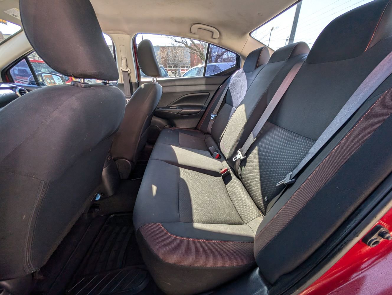 Used 2021 Nissan Versa SR FWD image 17