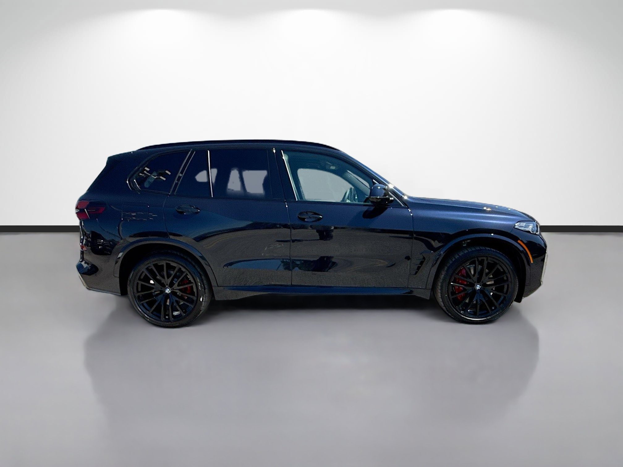 New 2026 BMW X5 xDrive40i w/ M Sport Package AWD/4WD image 2
