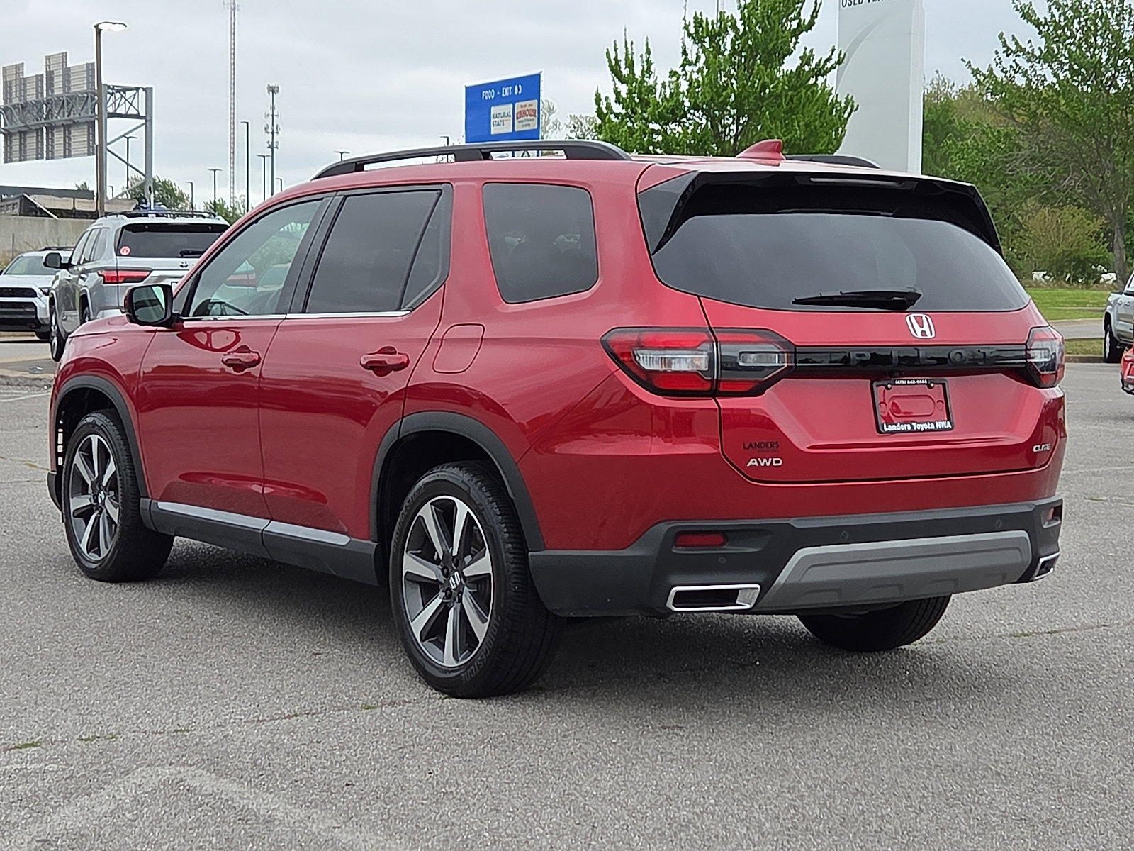 Used 2025 Honda Pilot Elite image 4