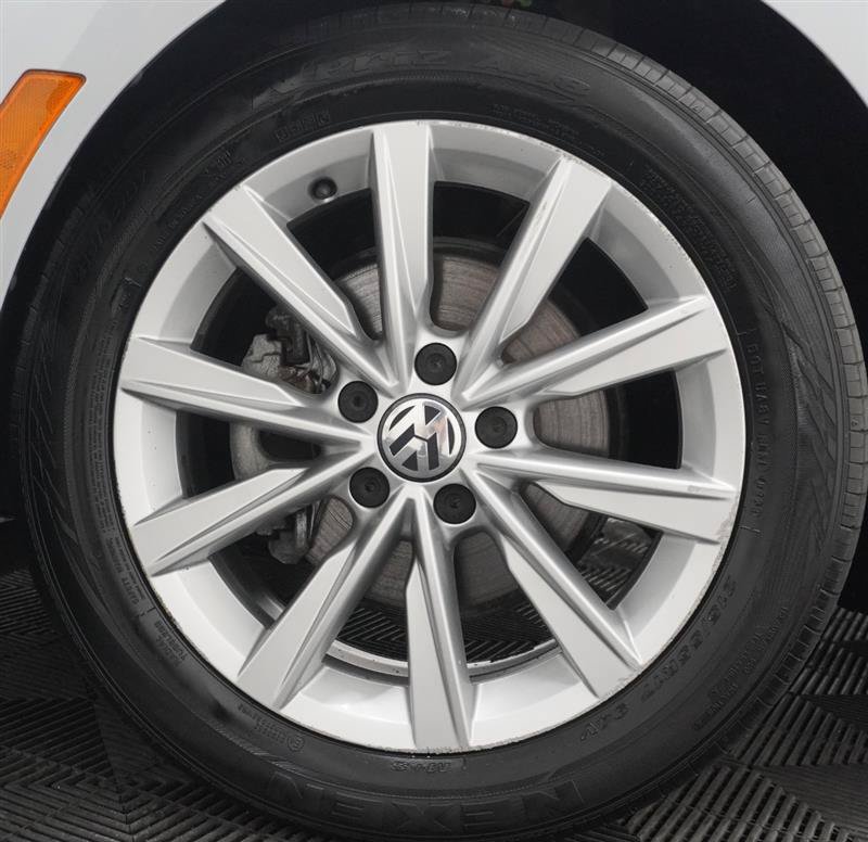 Used 2018 Volkswagen Beetle 2.0T S w/ Style & Comfort Package For S FWD image 3