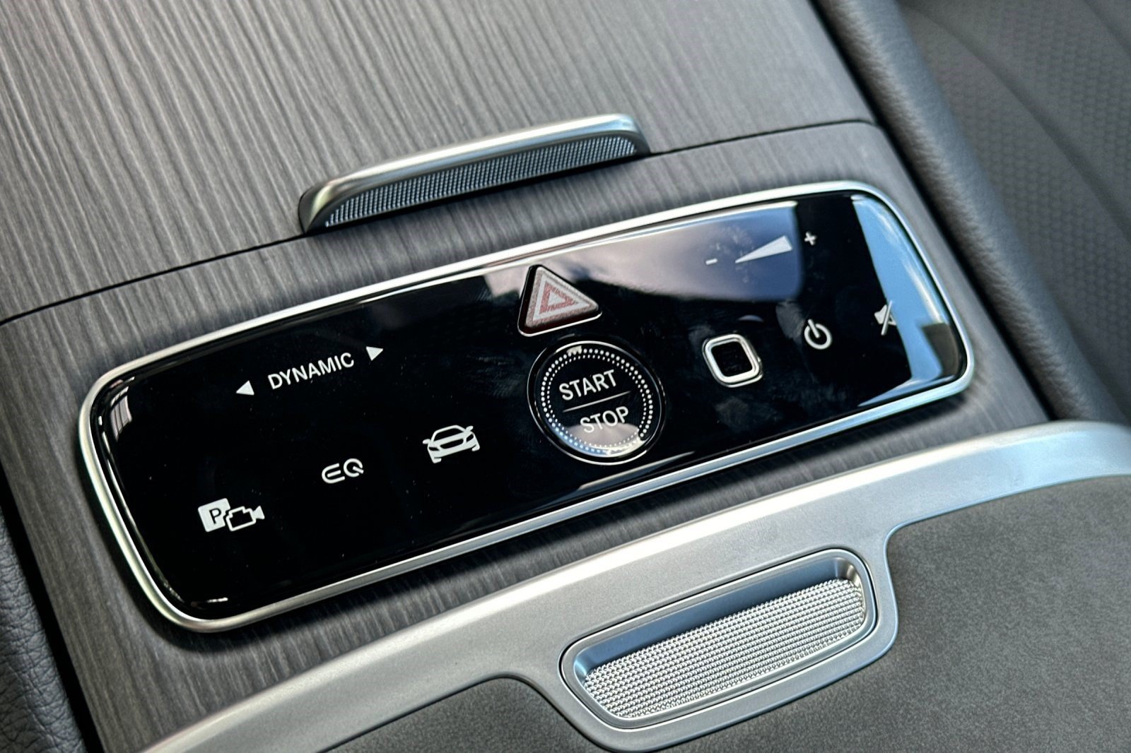 New 2026 Mercedes-Benz EQS 400 4MATIC SUV image 30