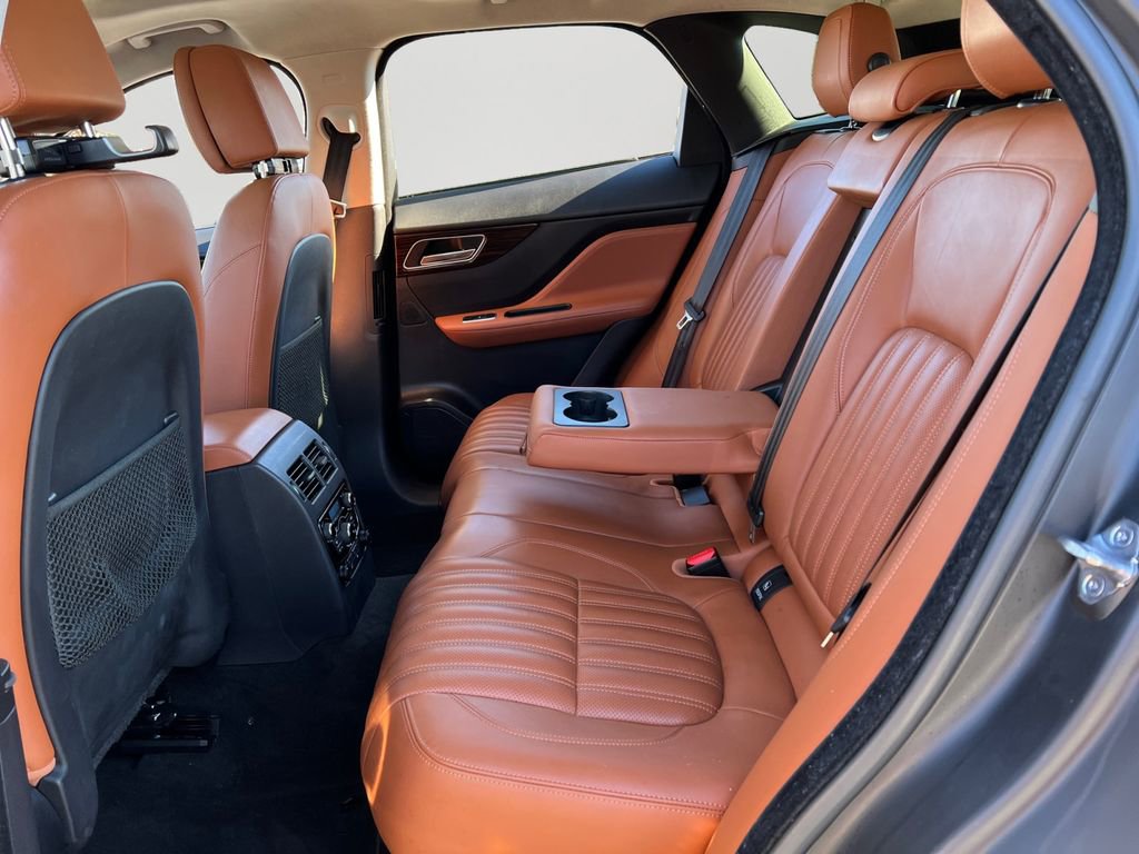 Used 2019 Jaguar F-PACE Portfolio image 10