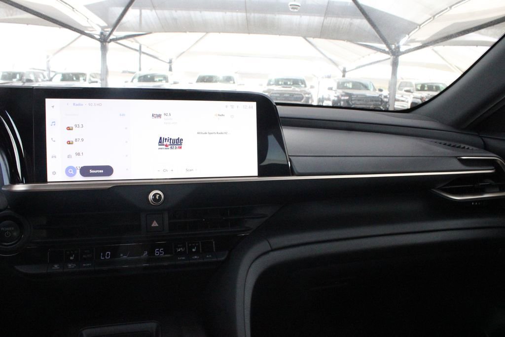 Certified 2023 Toyota Crown XLE image 25