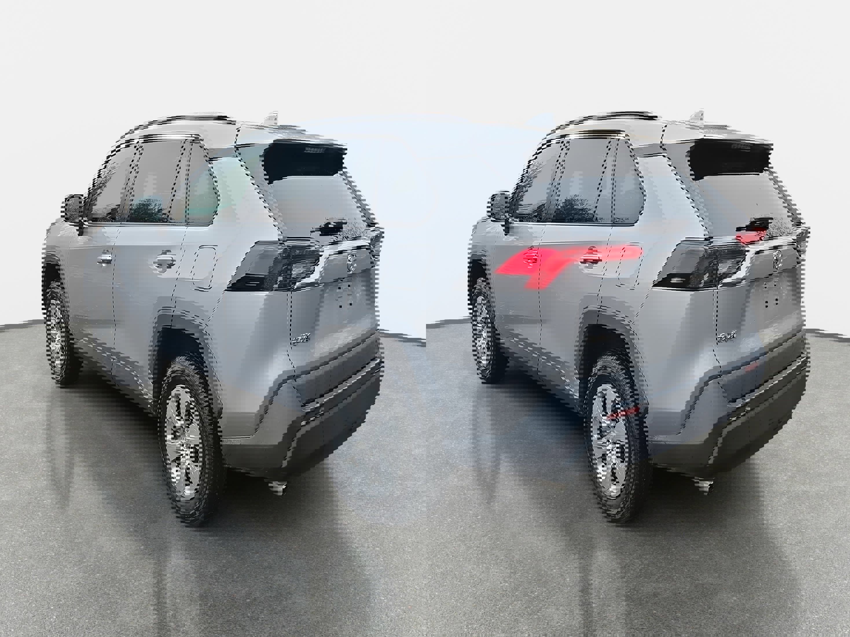Used 2019 Toyota RAV4 LE image 5