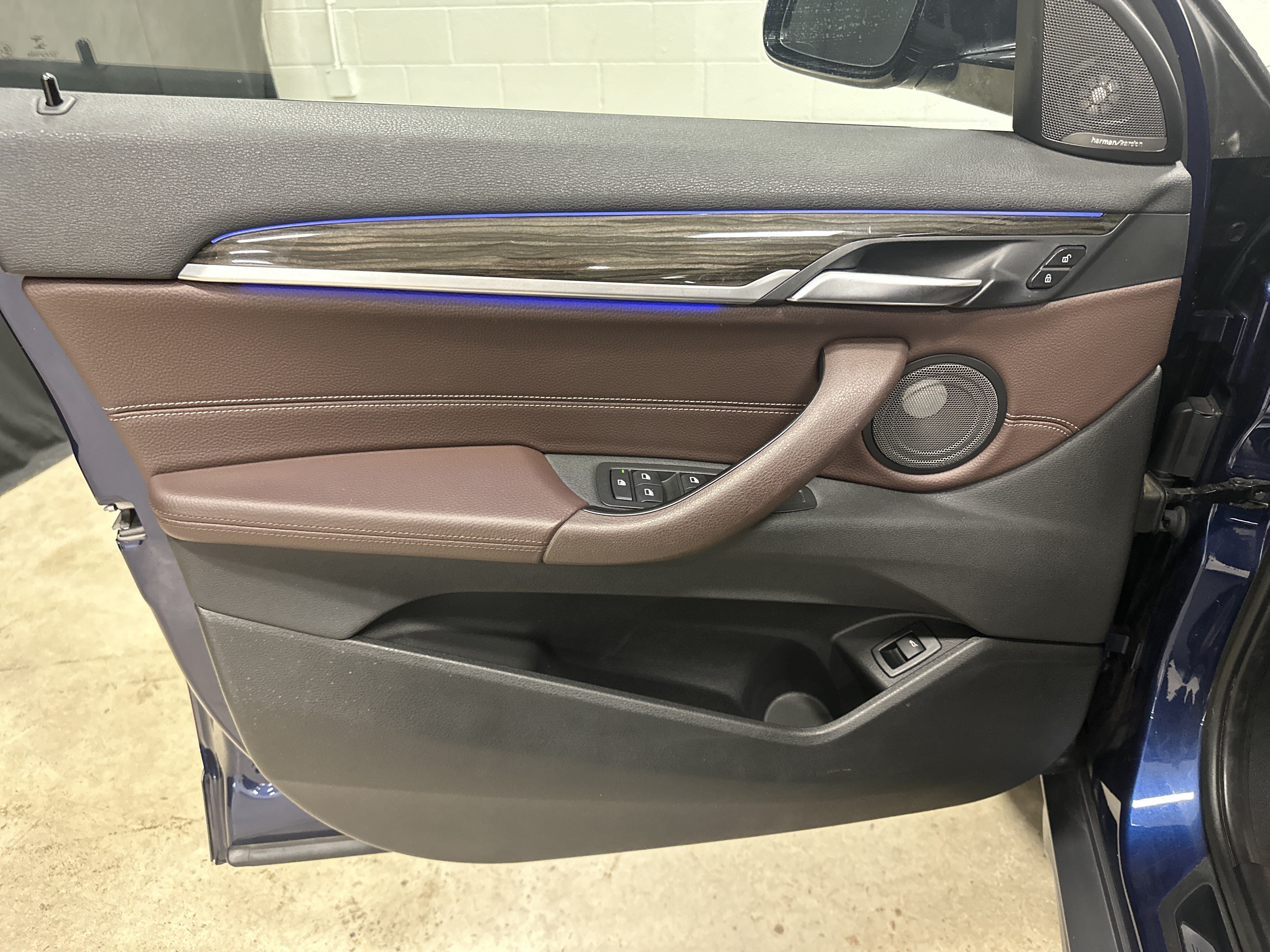 Used 2018 BMW X2 xDrive28i w/ M SportX Package AWD/4WD image 14