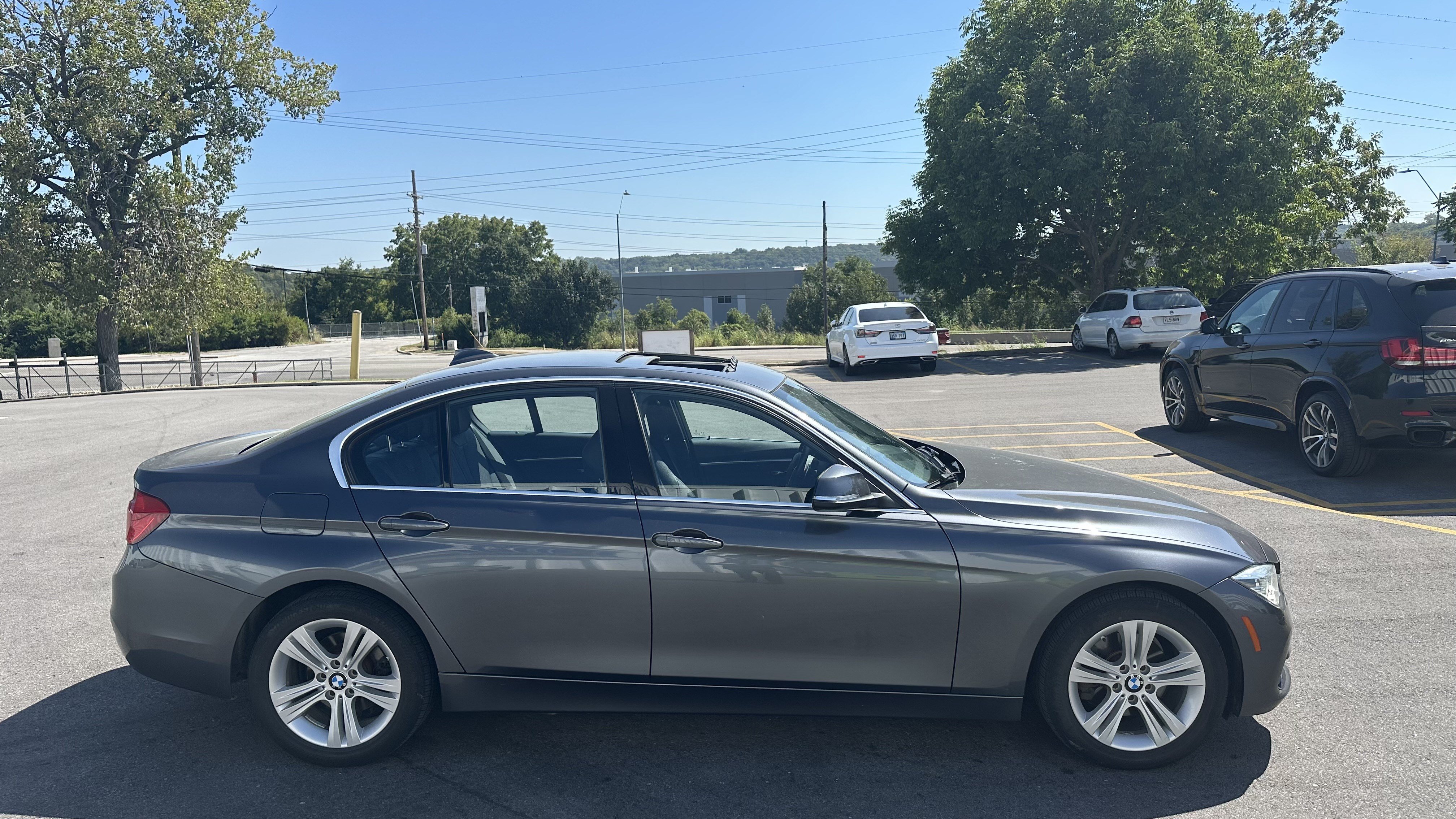 Used 2018 BMW 330i xDrive Sedan w/ Convenience Package AWD/4WD image 11