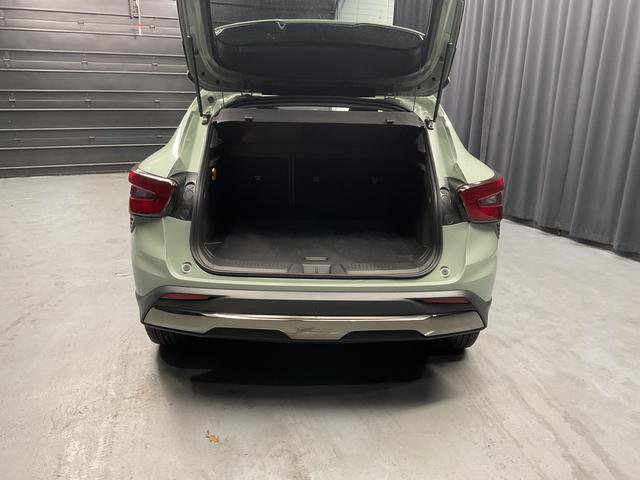 Used 2026 Chevrolet Trax ACTIV w/ Sunroof Package FWD image 7