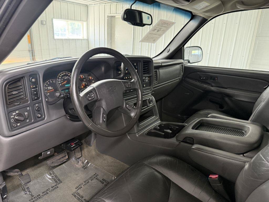 Used 2004 Chevrolet Silverado 2500 LT w/ Skid Plate Package AWD/4WD image 13