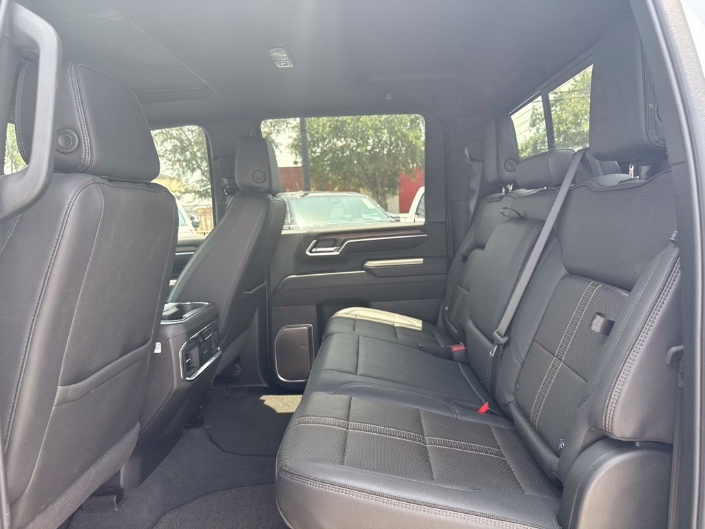 Used 2026 Chevrolet Silverado 3500 High Country w/ High Country Premium Package AWD/4WD image 13