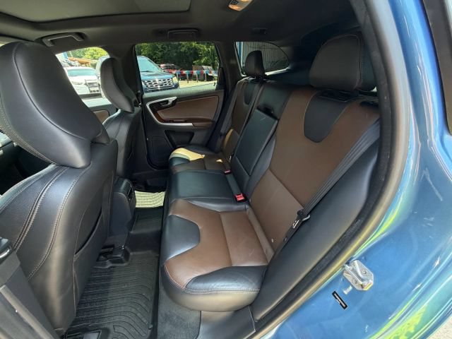 Used 2016 Volvo XC60 T6 Platinum FWD image 10