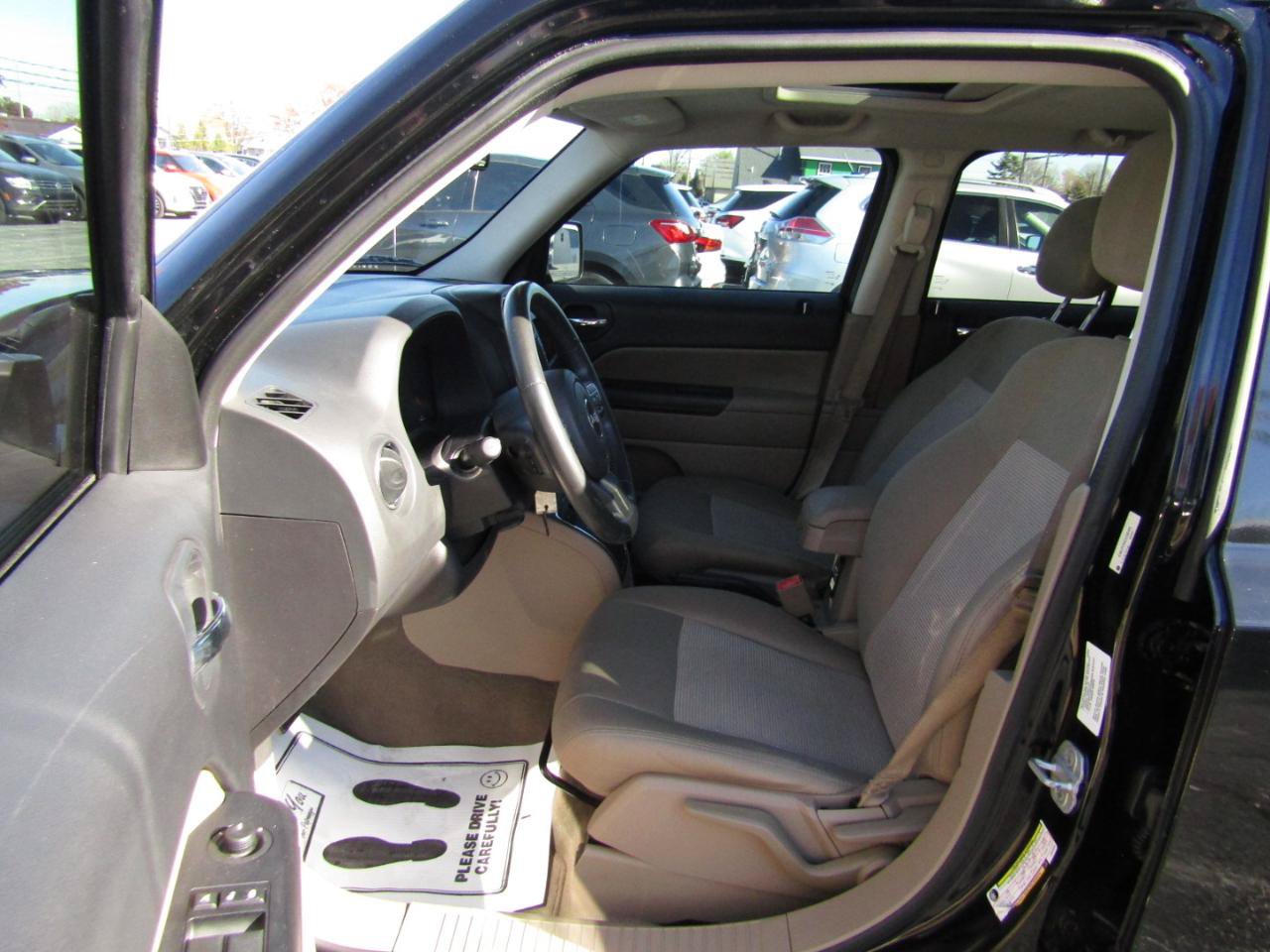 Used 2012 Jeep Patriot Latitude w/ Sun/Sound Group FWD image 16