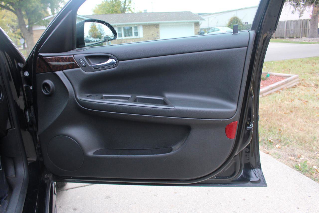 Used 2016 Chevrolet Impala LT image 33