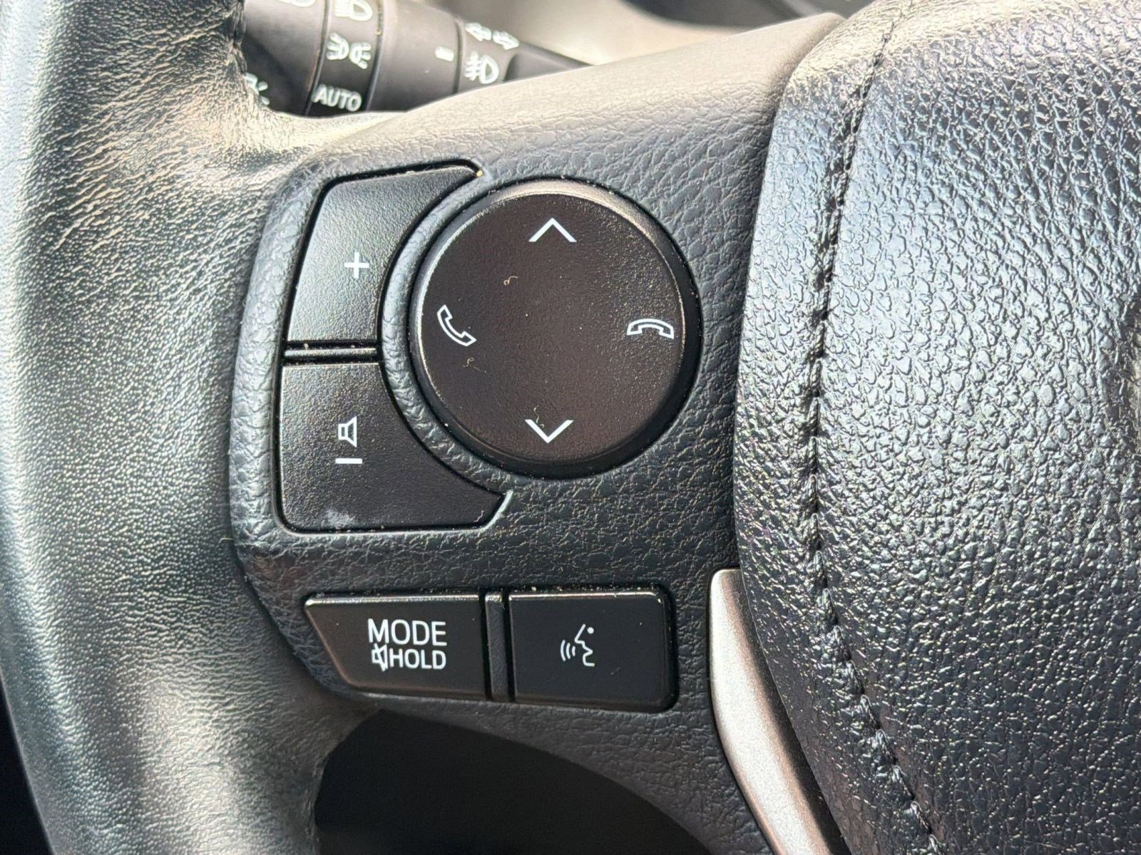Used 2017 Toyota RAV4 Platinum FWD image 16