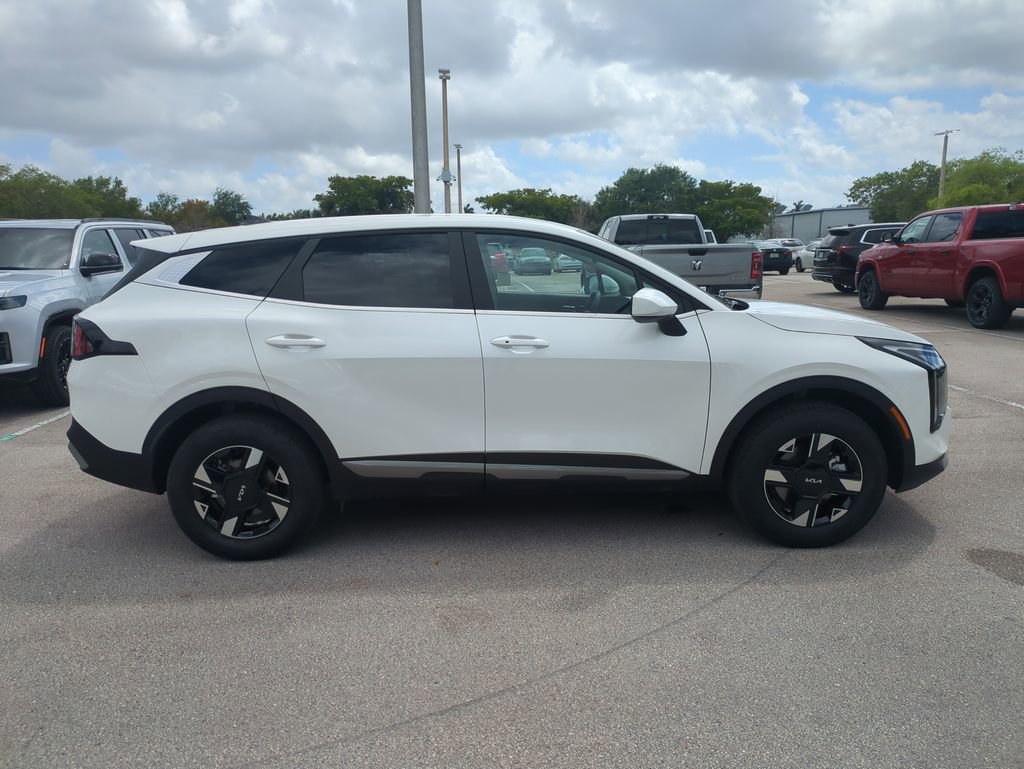 Used 2026 Kia Sportage LX image 5