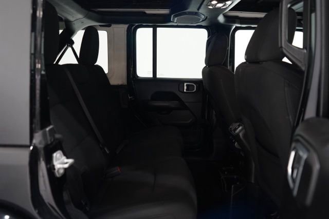 Used 2022 Jeep Wrangler Unlimited Sahara image 36