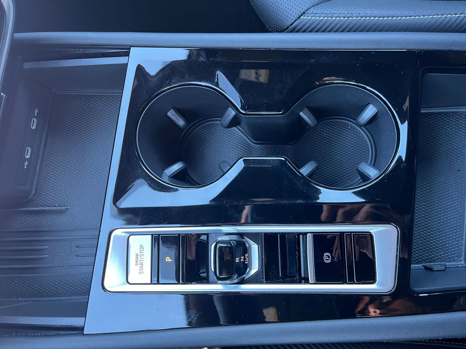 Used 2025 Volkswagen Atlas Cross Sport SE image 36