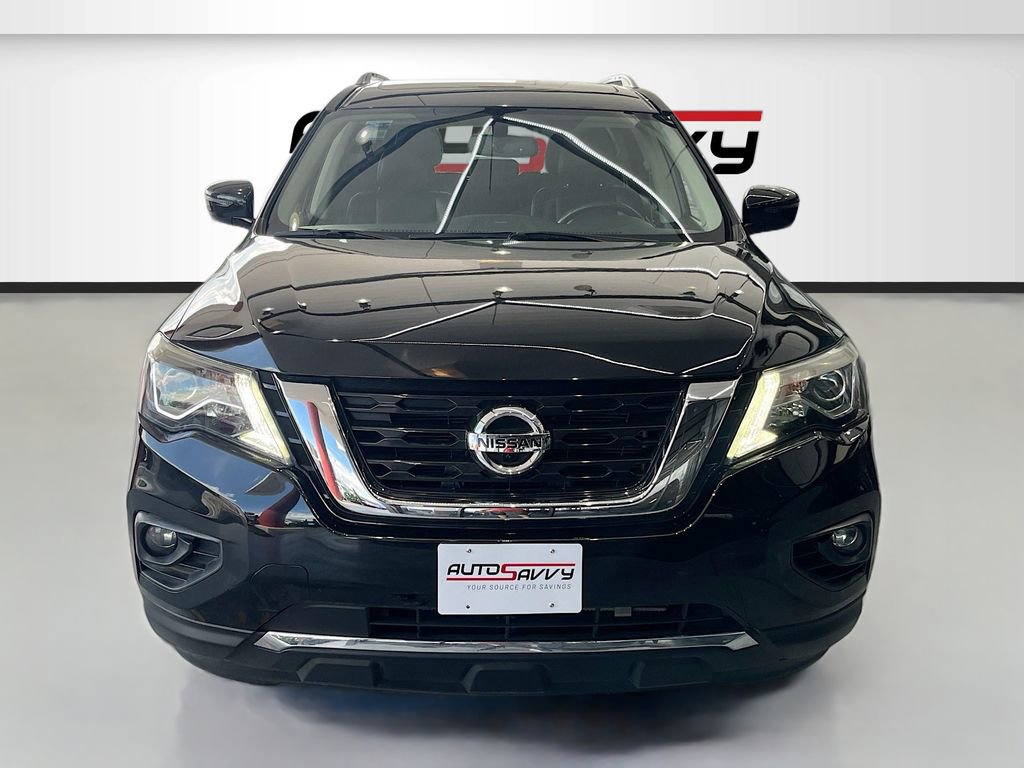 Used 2020 Nissan Pathfinder Platinum FWD image 2