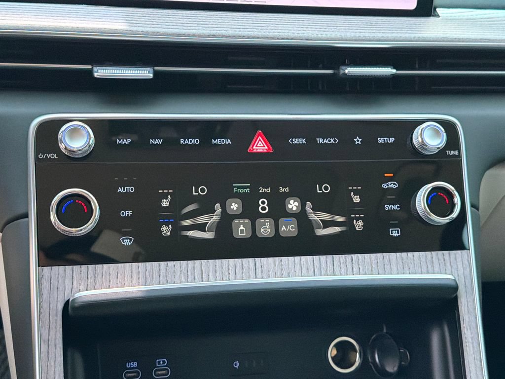New 2027 Genesis GV80 3.5T Prestige AWD/4WD image 33