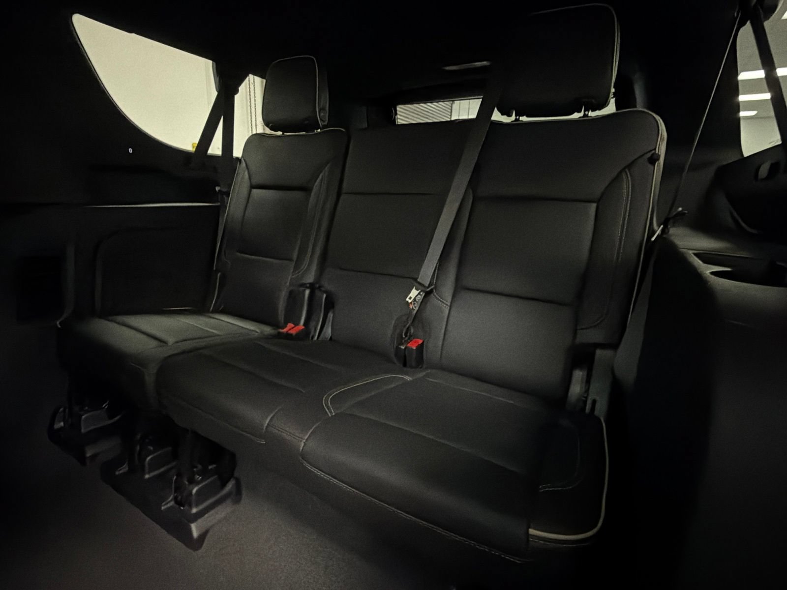 Used 2025 Chevrolet Suburban Premier w/ Sun And Tow Package AWD/4WD image 39