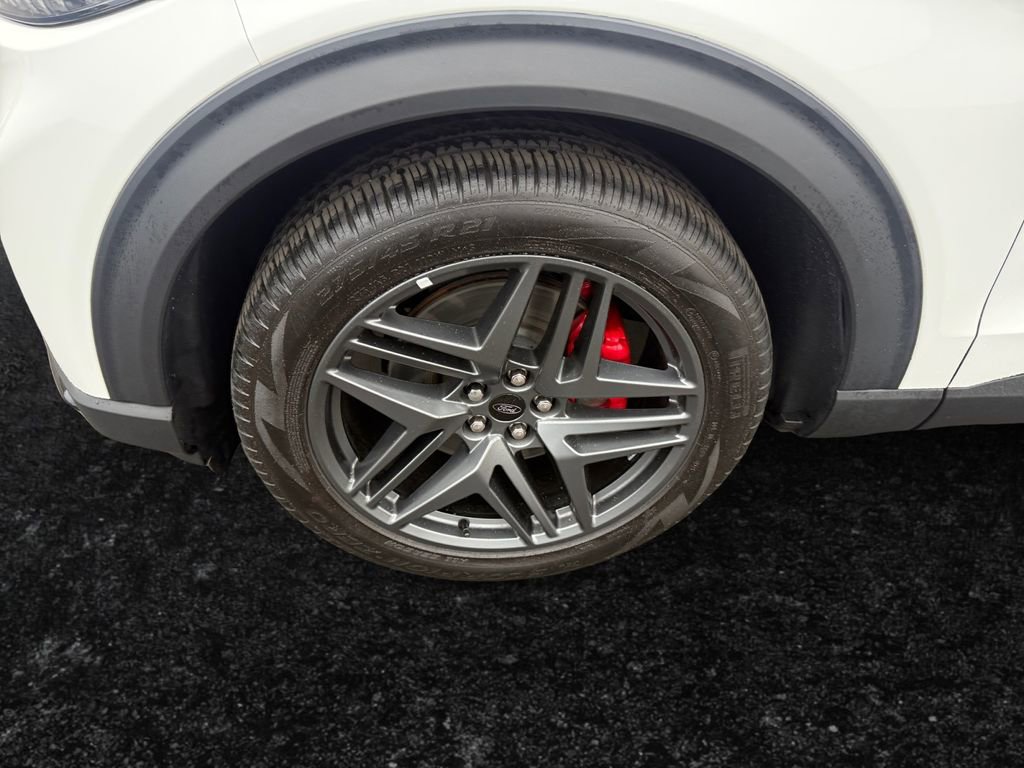 Used 2025 Ford Explorer ST image 9