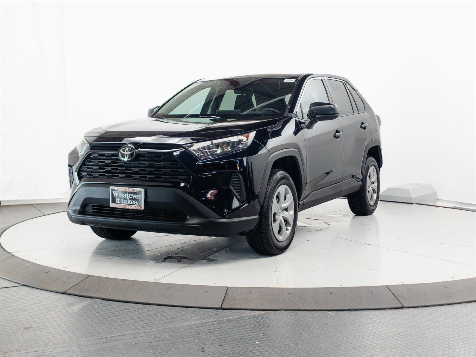 Certified 2022 Toyota RAV4 LE AWD/4WD image 3