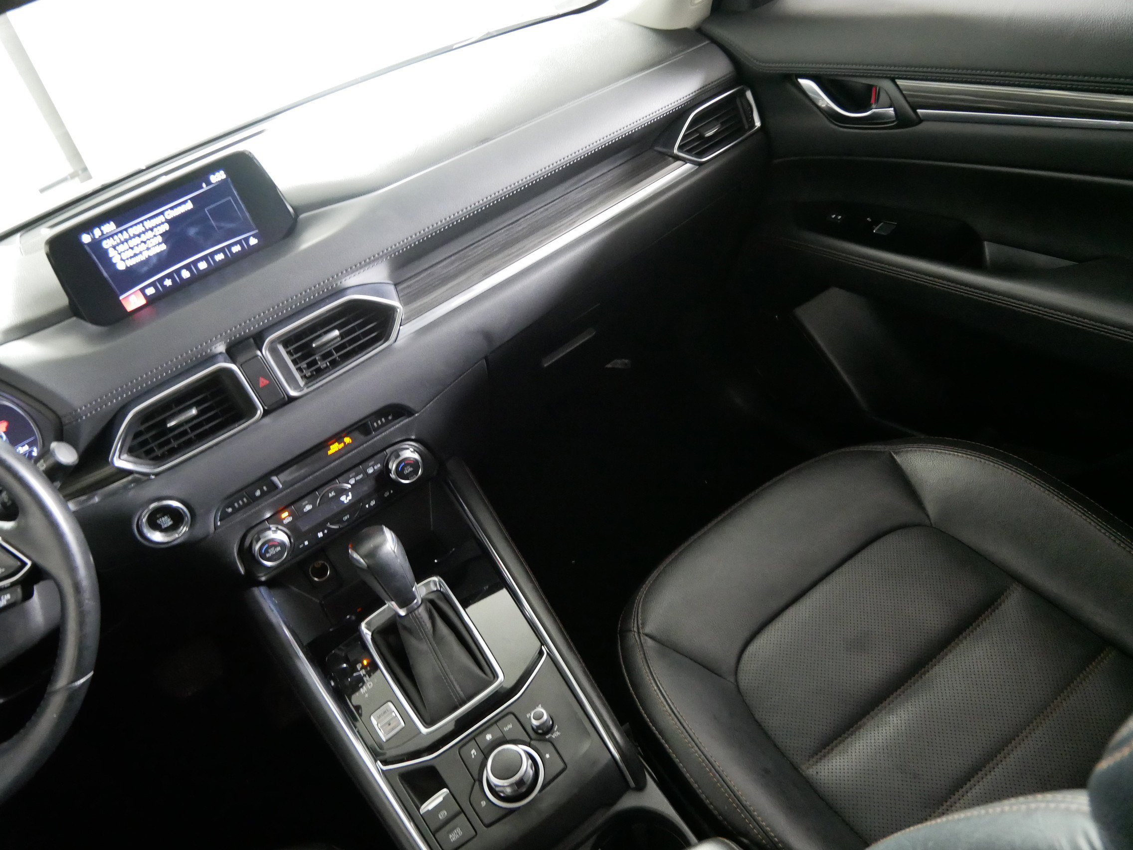 Used 2017 MAZDA CX-5 Grand Touring w/ Premium Package image 11