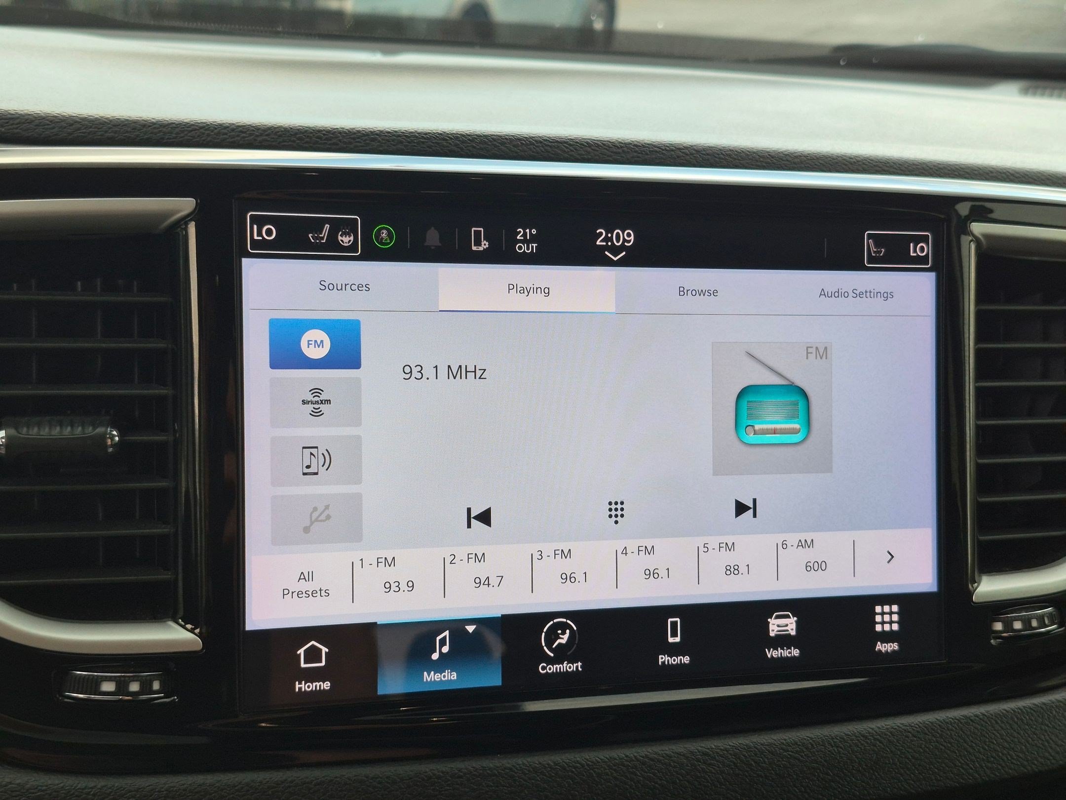 Used 2024 Chrysler Pacifica Touring-L FWD image 22