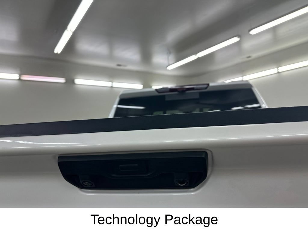 Used 2024 Chevrolet Silverado 1500 High Country w/ Technology Package AWD/4WD image 17