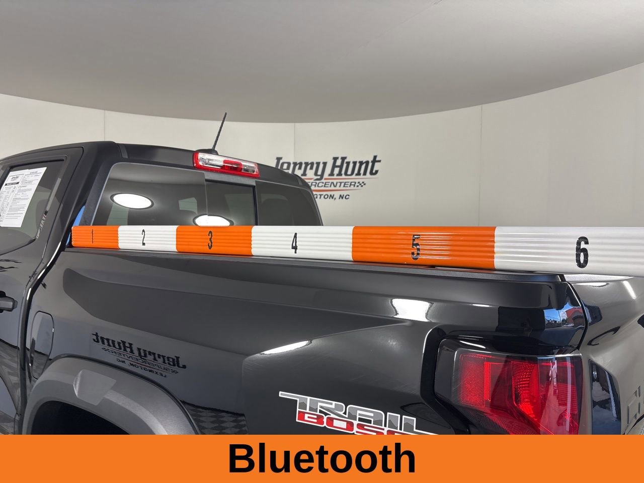 Used 2024 Chevrolet Colorado Trail Boss w/ Technology Package image 8